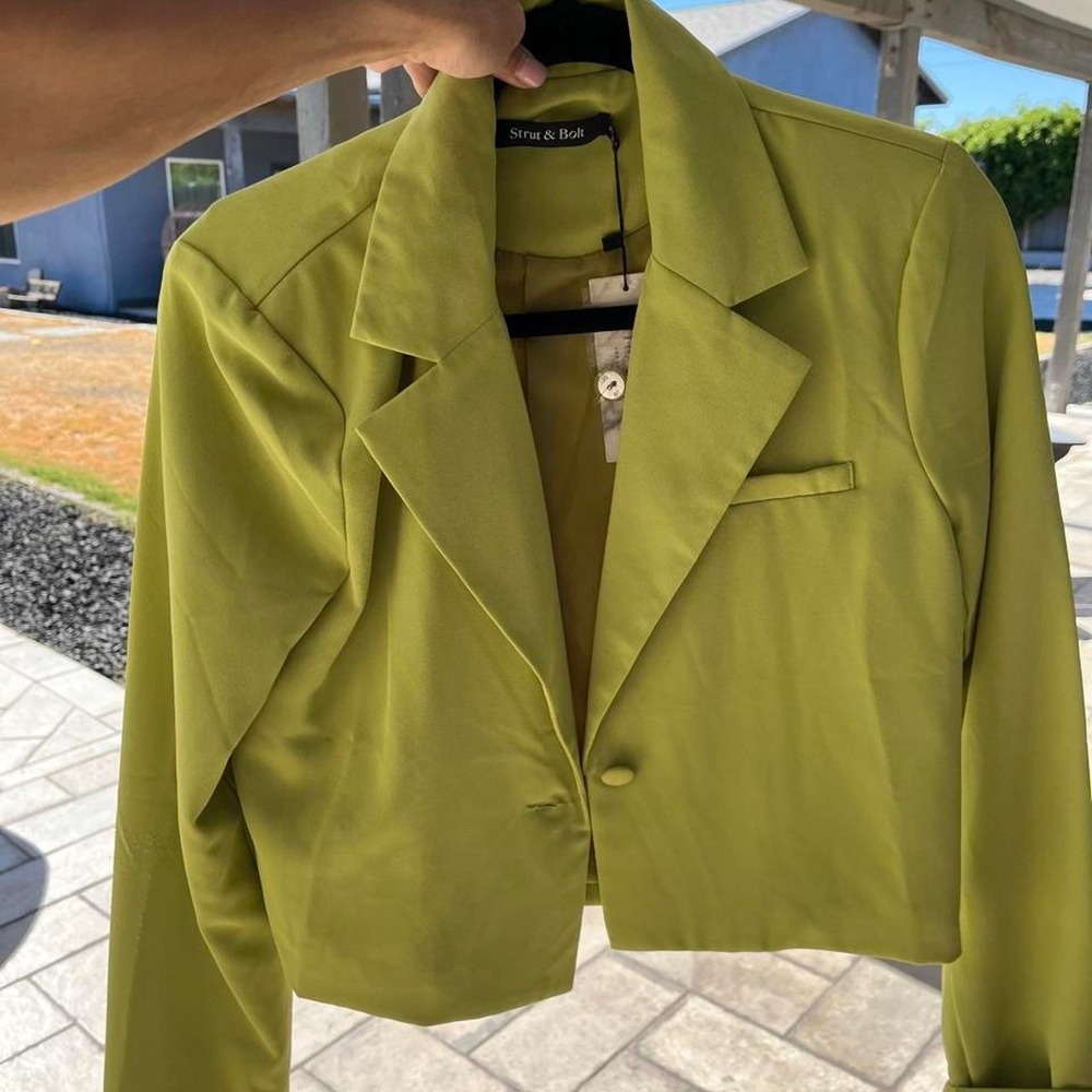 Strut & Bolt Lime Green Chic Career Cropped Blazer Fully Lined NWT - Picture 2 of 7